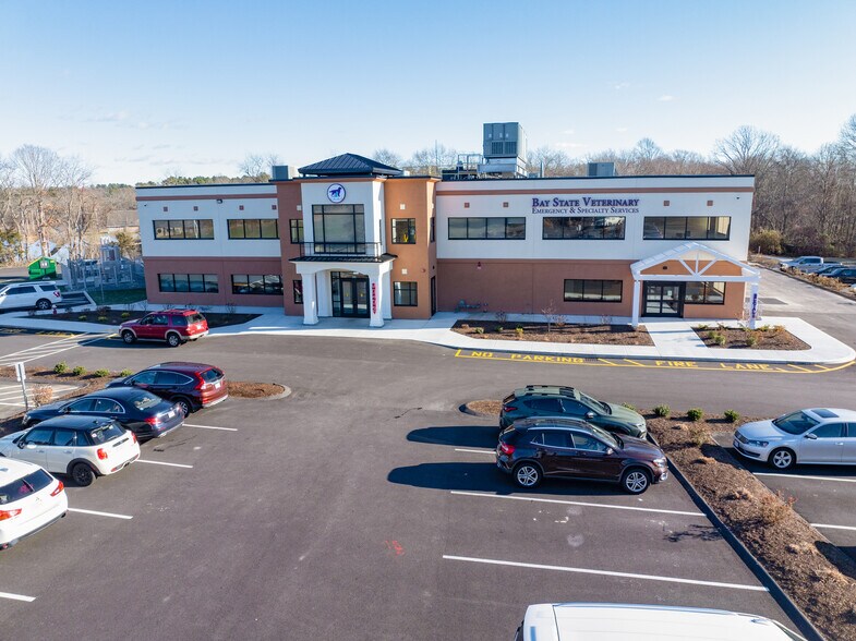 463 Swansea Mall Dr, Swansea, MA à vendre - Photo du bâtiment - Image 2 de 4