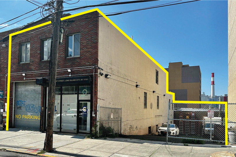 3836 Crescent St, Long Island City, NY for sale - Building Photo - Image 1 of 2