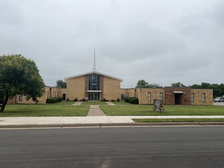 1609 NE 48th St, Oklahoma City, OK for lease - Primary Photo - Image 1 of 1