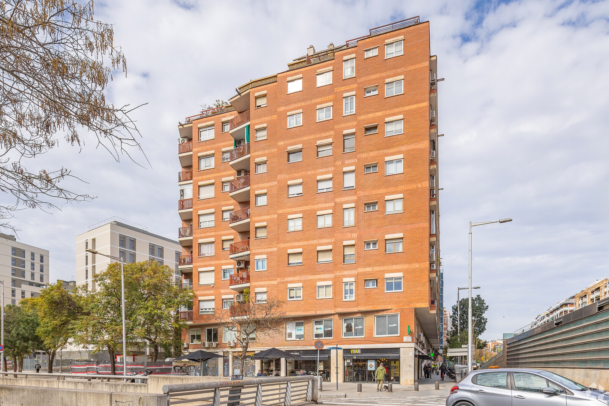 Immeuble residentiel dans Barcelone, Barcelona à vendre Photo principale- Image 1 de 4