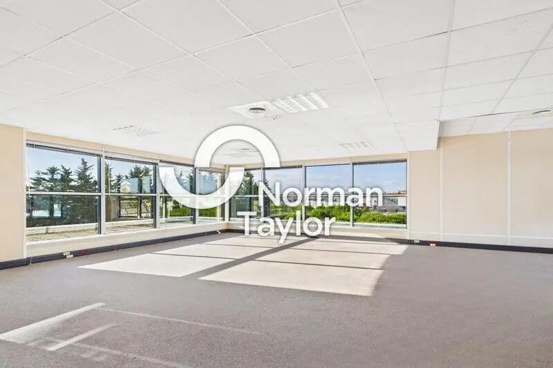 Office in Montpellier for lease Primary Photo- Image 1 of 13