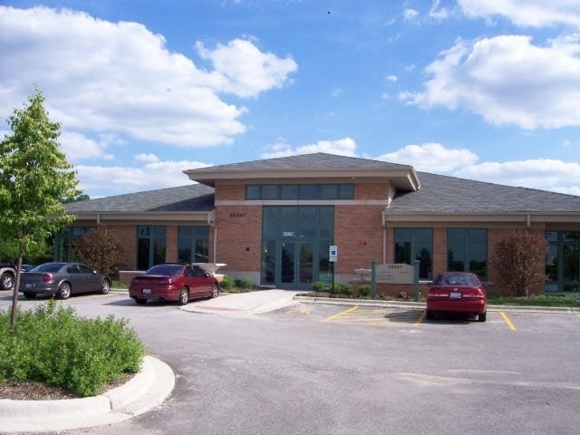 28367 Davis Pky, Warrenville, IL for lease Building Photo- Image 1 of 12
