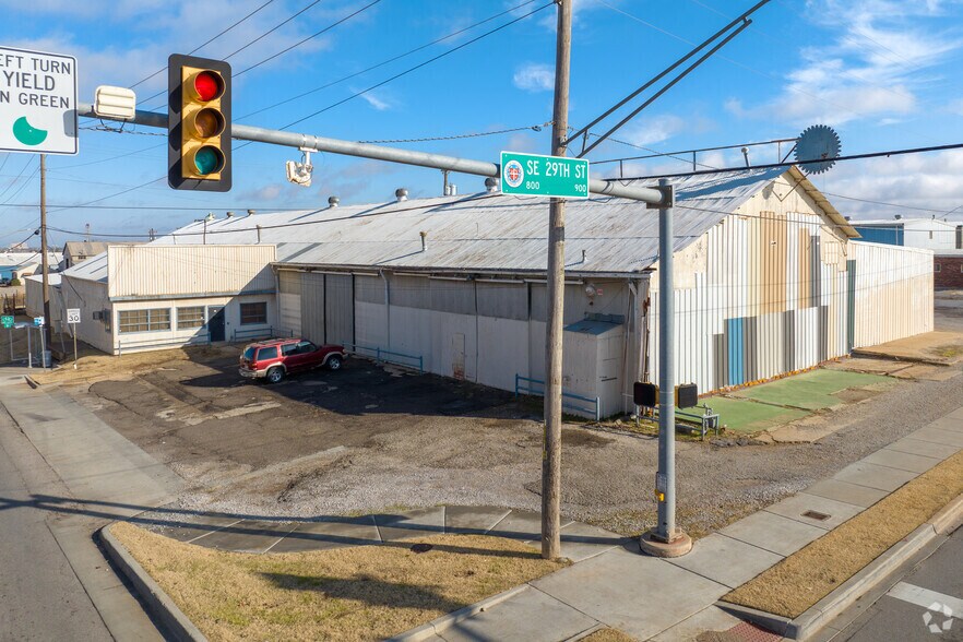901 SE 29th St, Oklahoma City, OK for sale - Building Photo - Image 2 of 4