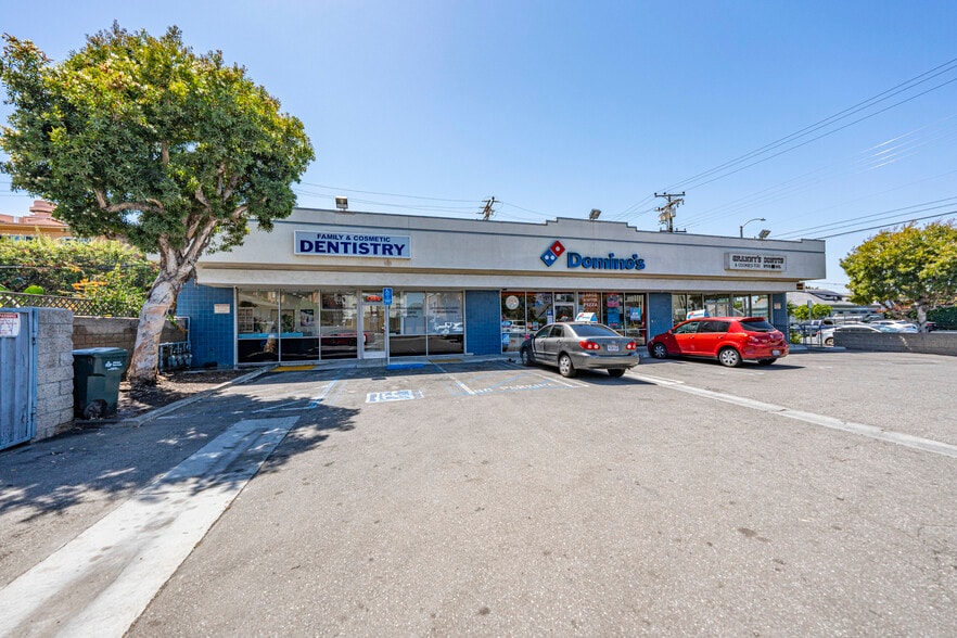 389-395 Redondo Ave, Long Beach, CA for sale - Building Photo - Image 3 of 5