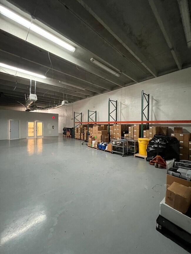 More details for 3305-3345 NW 74th Ave, Miami, FL - Industrial for Lease