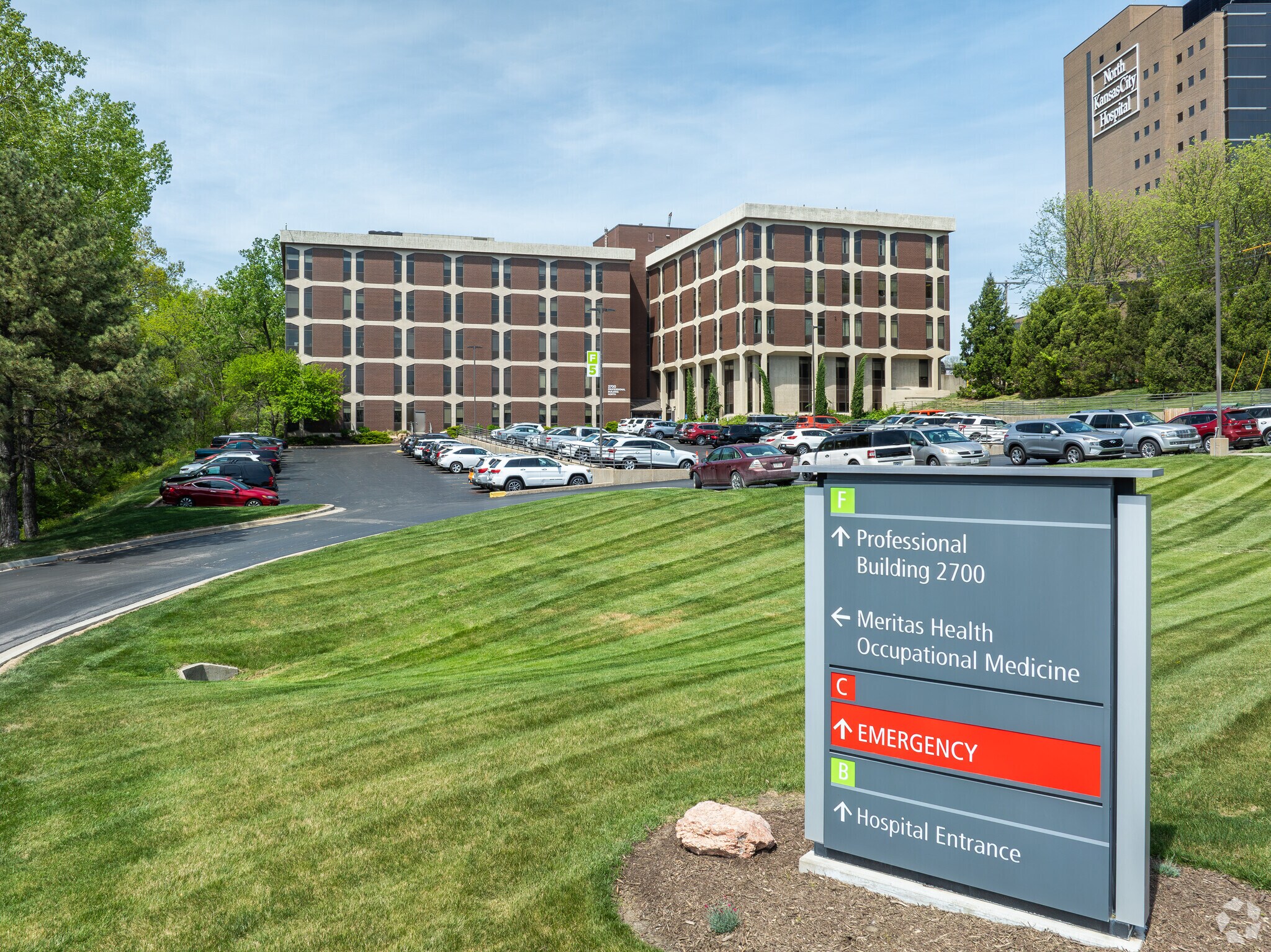 2700 Clay Edwards Dr, North Kansas City, MO à louer Photo principale- Image 1 de 5