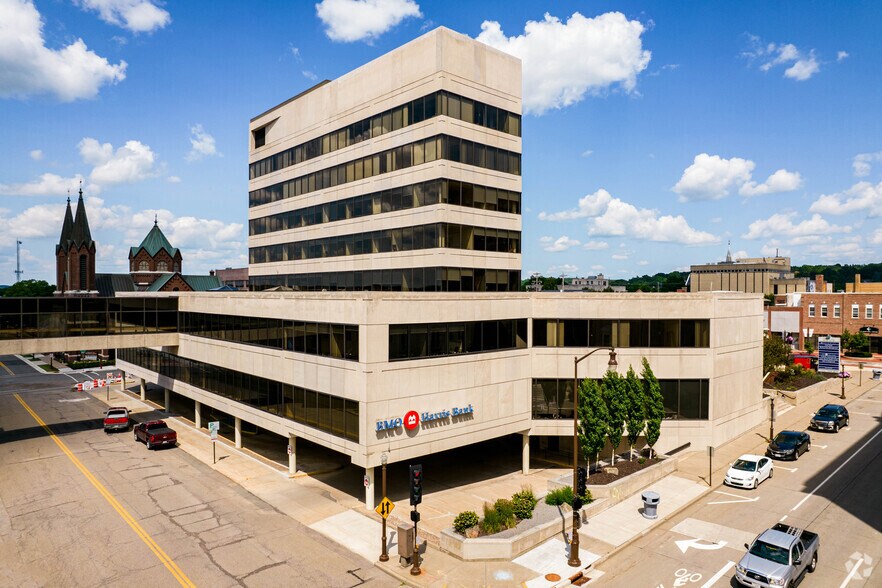 500 3rd St, Wausau, WI à louer - Photo du bâtiment - Image 2 de 11