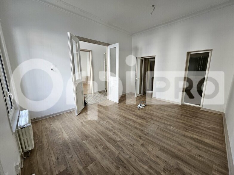 Flex in Reims for sale - Interior Photo - Image 3 of 12