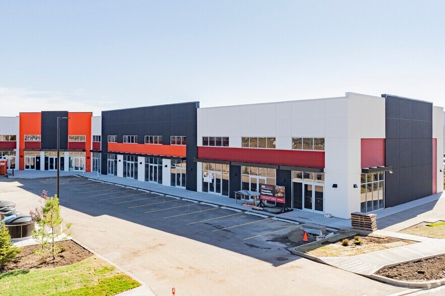 152 Southbank St, Okotoks, AB à louer - Photo du bâtiment - Image 3 de 5