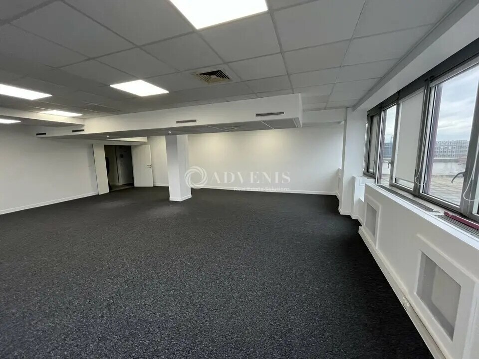 Office in Fontenay-sous-Bois for lease Interior Photo- Image 1 of 13