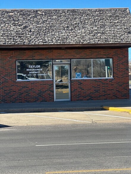118 E Browning Ave, Pampa, TX à vendre - Photo du bâtiment - Image 2 de 2