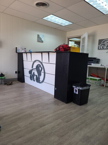 703 NW Mustang Dr, Andrews, TX à vendre - Photo intérieure - Image 3 de 16