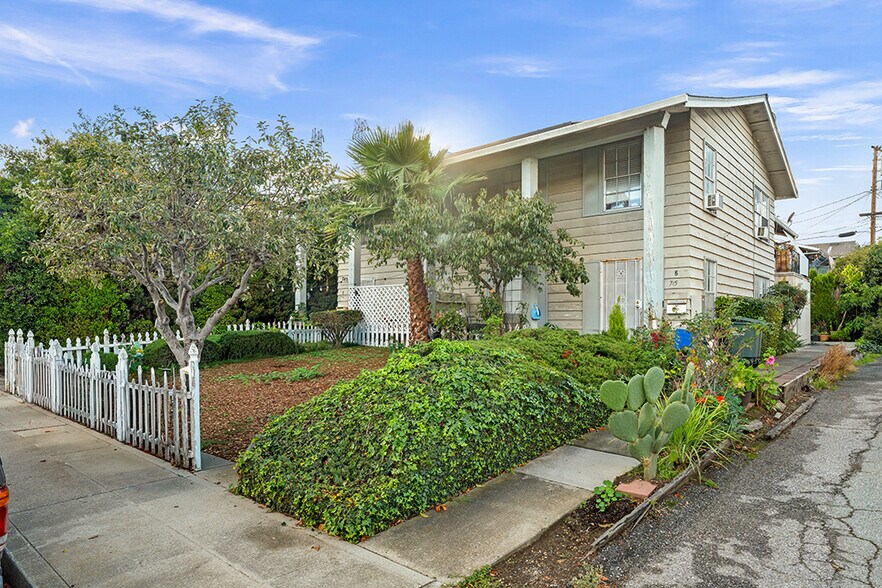 745 Reseda Dr, Sunnyvale, CA à vendre - Photo du bâtiment - Image 1 de 24