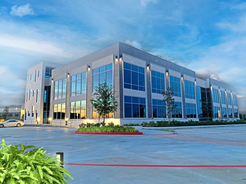 7619 Branford Pl, Sugar Land, TX for lease - Building Photo - Image 1 of 7