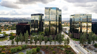 21600 Oxnard St, Woodland Hills, CA - Aérien  Vue de la carte - Image1