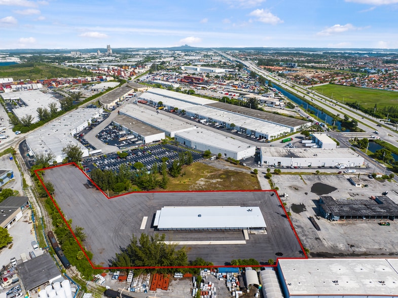 10410 NW South River Dr, Medley, FL for lease - Building Photo - Image 3 of 10