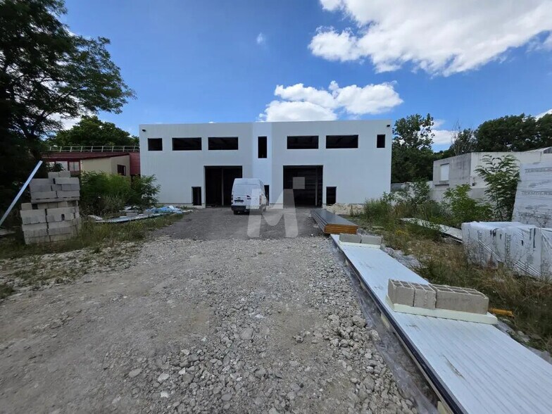 Flex in Bondoufle for lease - Construction Photo - Image 2 of 8