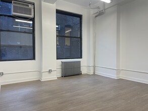 252 W 38th St, New York, NY for lease Building Photo- Image 2 of 3