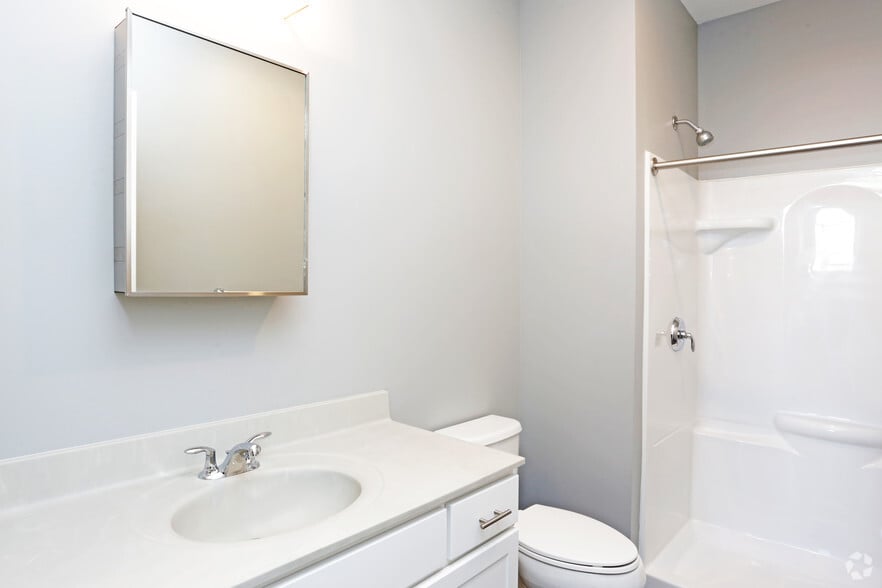 511 Pershing Ave, Davenport, IA for sale - Building Photo - Image 2 of 46