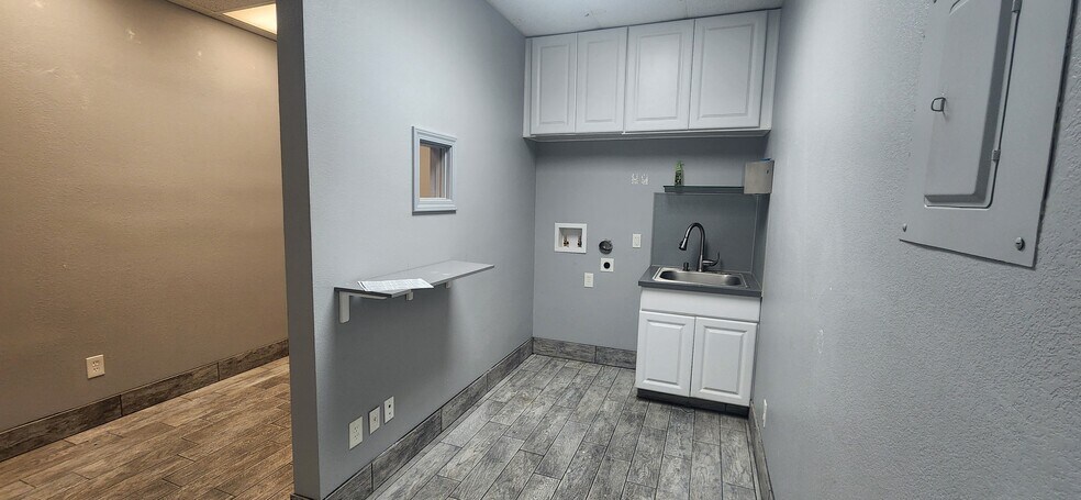 1706 E Bullard Ave, Fresno, CA à louer - Photo du bâtiment - Image 2 de 9
