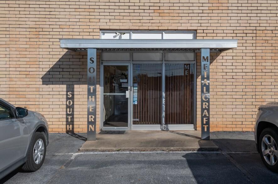 2675 Lithonia Industrial Blvd, Lithonia, GA à vendre - Photo du bâtiment - Image 3 de 3
