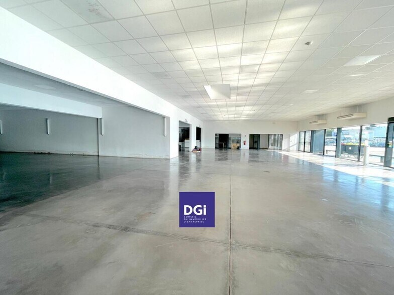 2700 Route De Montpellier, Nîmes for lease - Interior Photo - Image 3 of 9
