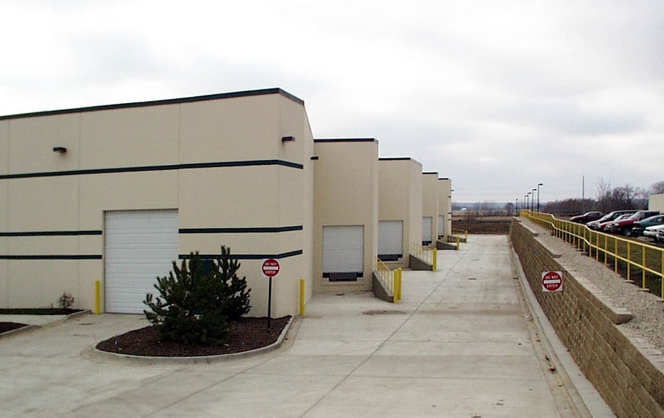 5100 Prime Pky, McHenry, IL à louer - Photo du bâtiment - Image 2 de 5