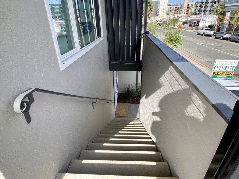 4455 Twain Ave, San Diego, CA à louer - Photo du bâtiment - Image 2 de 3