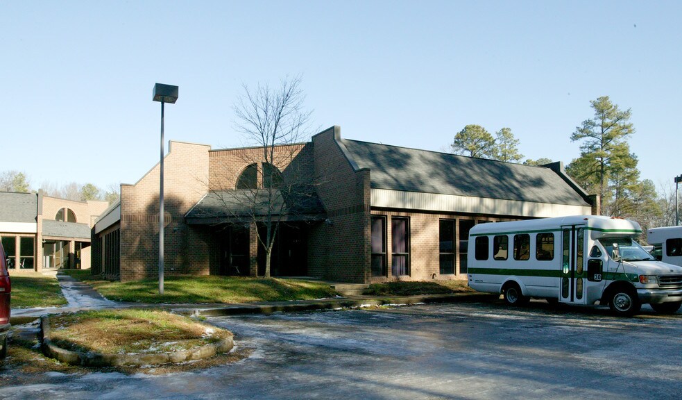 2201 E Parham Rd, Henrico, VA à louer - Autre - Image 2 de 7