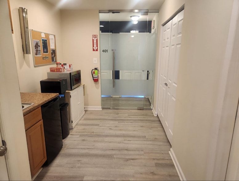 22196 Three Notch Rd, Lexington Park, MD for lease - Building Photo - Image 3 of 20