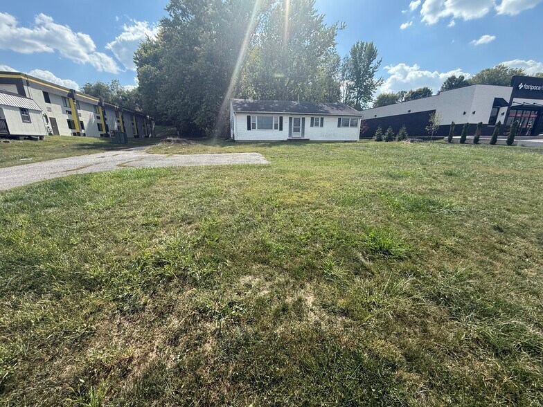 3731 E Market St, Logansport, IN à vendre - Photo du bâtiment - Image 2 de 2