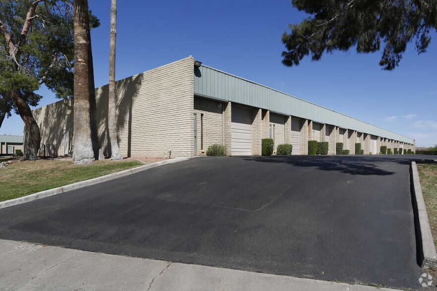 2420 W 1st St, Tempe, AZ à louer - Photo du bâtiment - Image 2 de 5