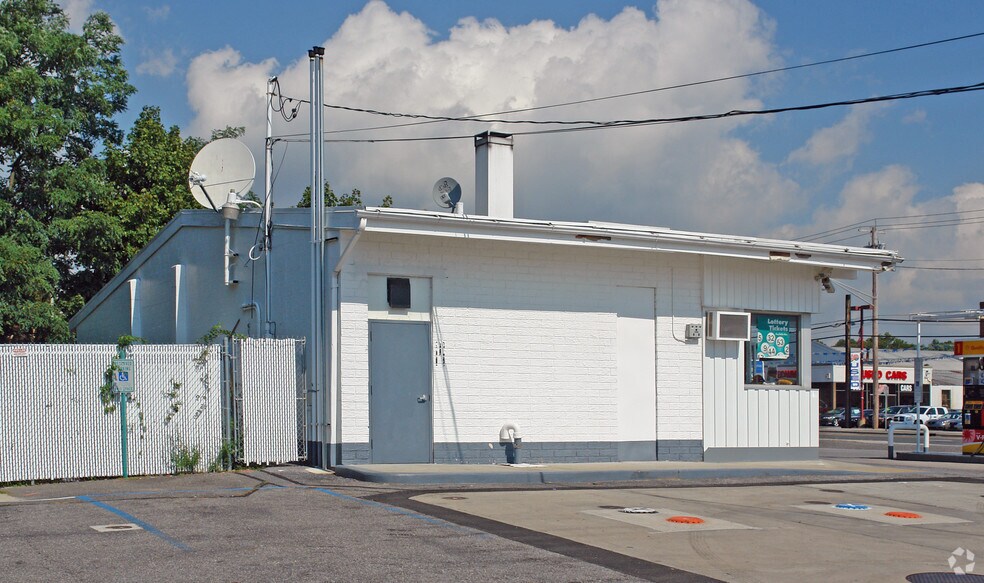 494 Medford Ave, Patchogue, NY à louer - Photo du bâtiment - Image 2 de 3