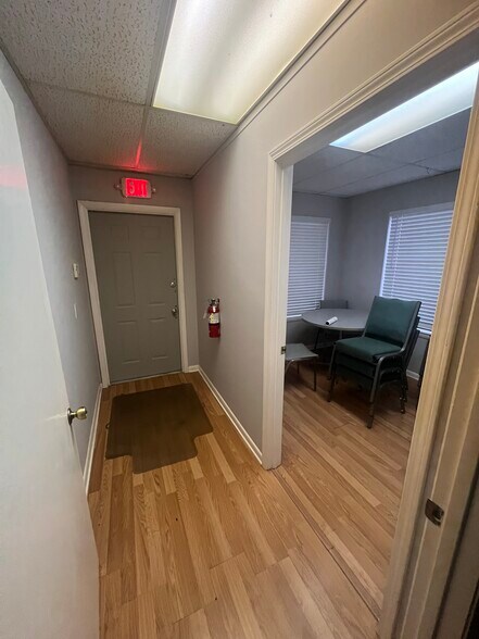 167 Belle Forest Cir, Nashville, TN à louer - Photo du bâtiment - Image 2 de 5