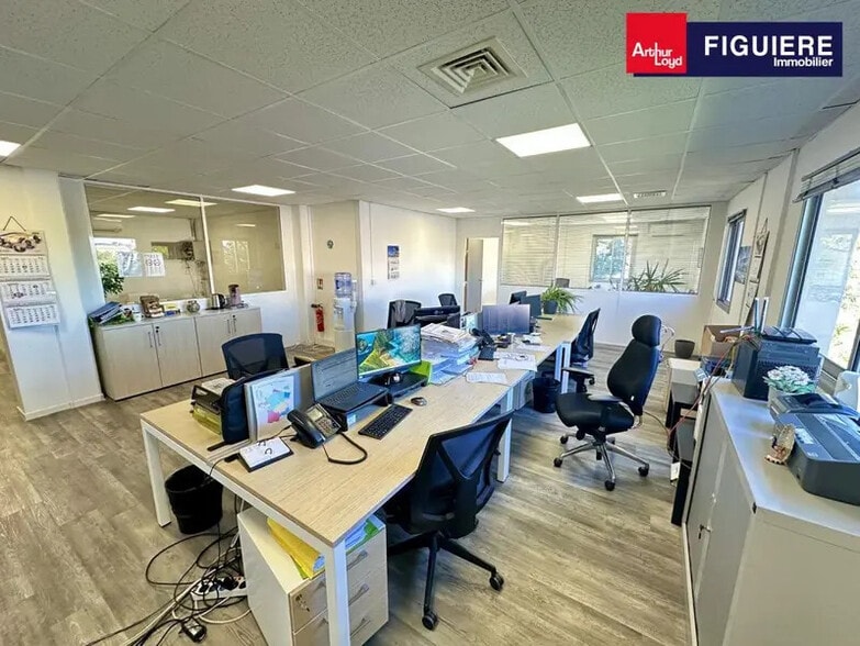 Office in Vitrolles for lease - Interior Photo - Image 3 of 9