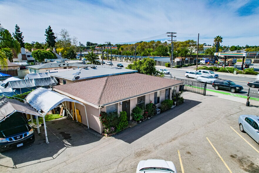 467-475 N Melrose Dr, Vista, CA à vendre - Photo du bâtiment - Image 2 de 6