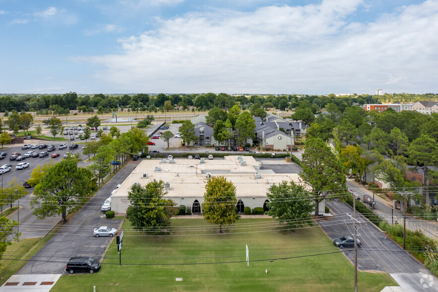 4325 E 51st St, Tulsa, OK for lease - Building Photo - Image 2 of 5