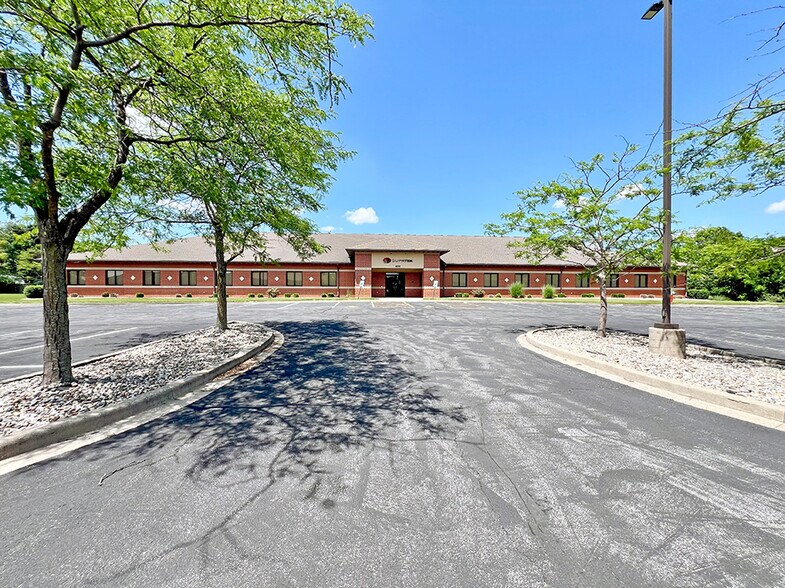 620 Pierce Blvd, O'Fallon, IL à louer - Photo du bâtiment - Image 2 de 25