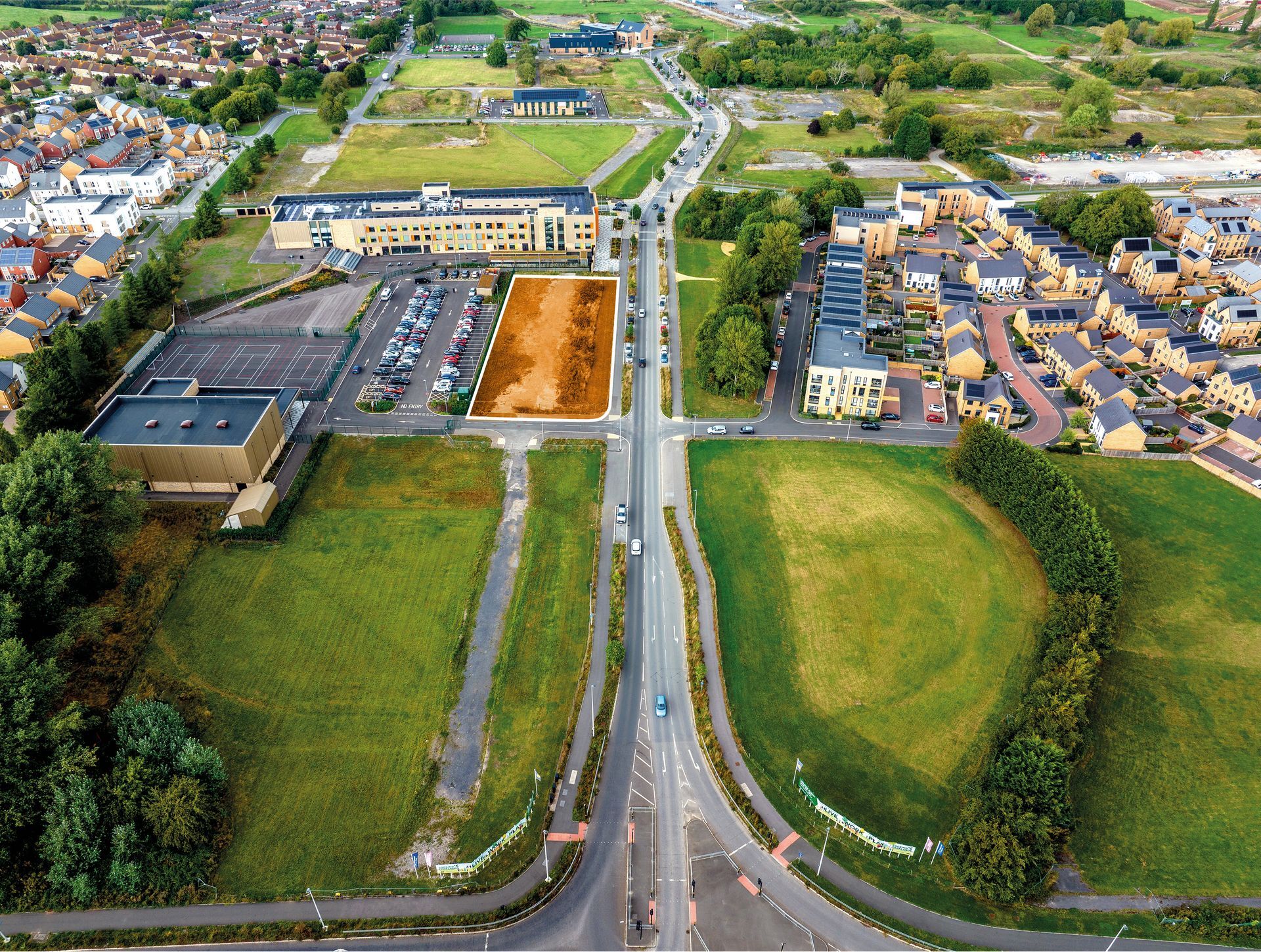 Locking Parklands, Locking for sale Primary Photo- Image 1 of 7
