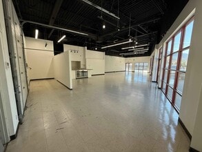 78 Industrial Av W, Penticton, BC for lease Interior Photo- Image 1 of 9