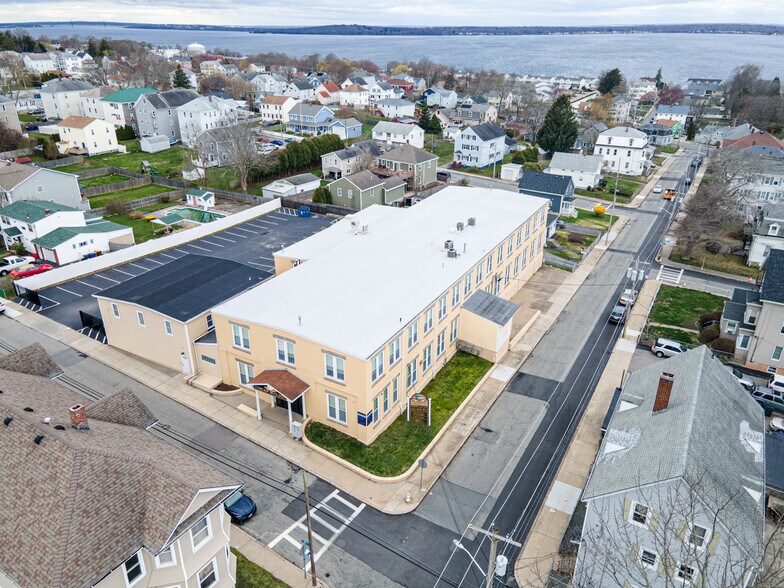 145 Globe St, Fall River, MA à louer - Photo du bâtiment - Image 2 de 10