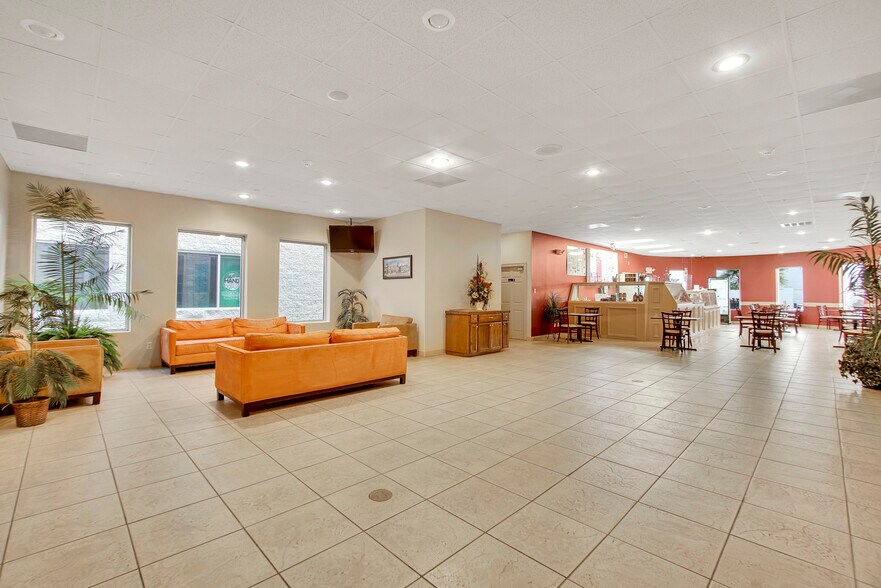 2614 E Griffin Pkwy, Mission, TX for sale - Interior Photo - Image 2 of 21