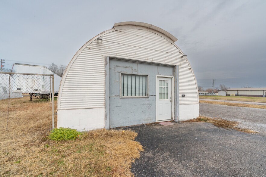 1925 SE 27th St, El Reno, OK à vendre - Photo du bâtiment - Image 2 de 10