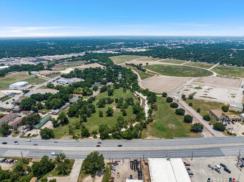 910 S Valley Mills Dr, Waco, TX à vendre - Aérien - Image 2 de 9