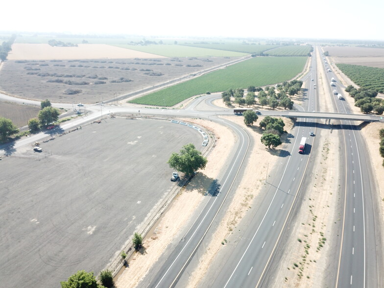 R2E Freeway Drive, Woodland, CA à louer - Photo principale - Image 1 de 12