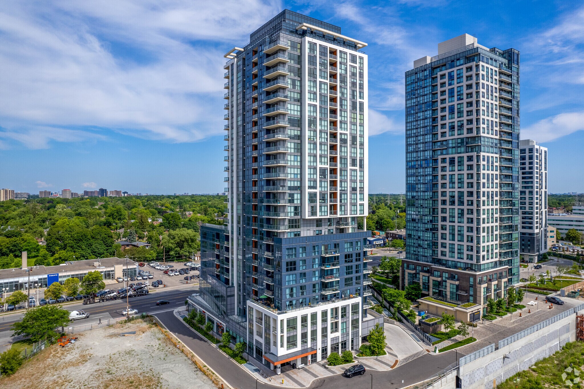 5425 Dundas St W, Toronto, ON à vendre Photo du bâtiment- Image 1 de 1