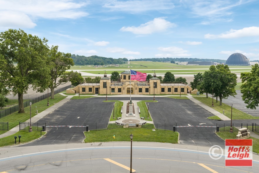 1800 Triplett Blvd, Akron, OH for sale - Building Photo - Image 2 of 37