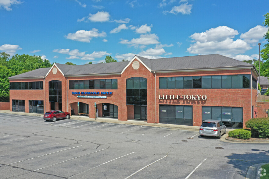 4045 Premier Dr, High Point, NC for lease - Building Photo - Image 1 of 12