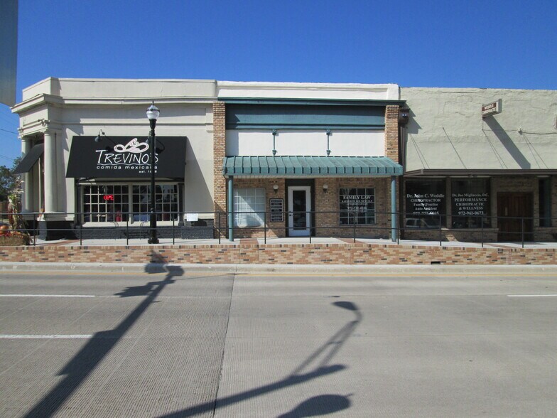 103 N Goliad, Rockwall, TX à louer - Photo du bâtiment - Image 3 de 7