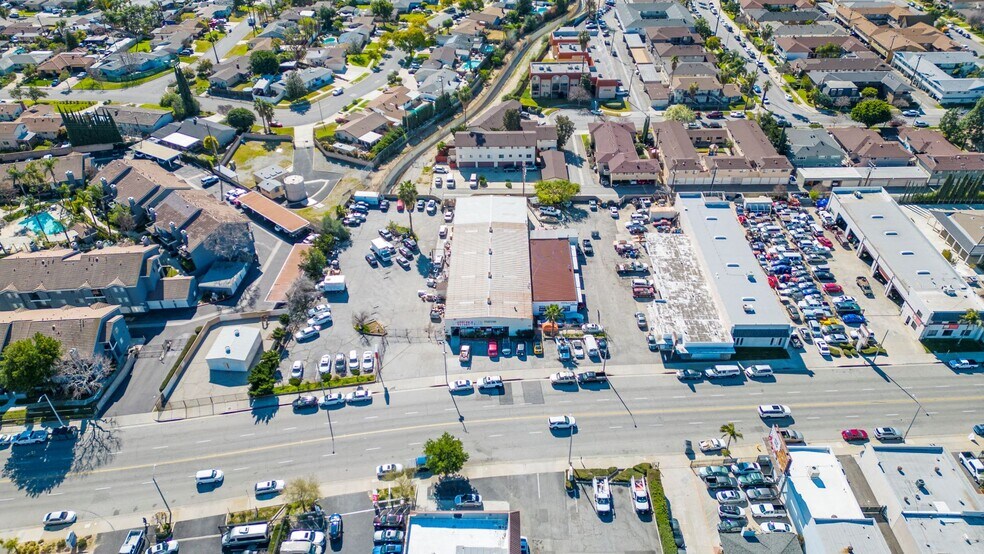 724 San Bernadino Rd, Covina, CA à vendre - Photo du bâtiment - Image 2 de 14